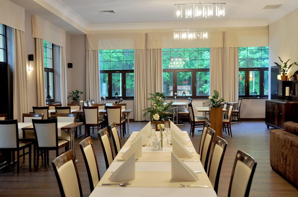 Willa Strzelnica Hotel Koscierzyna Bagian luar foto
