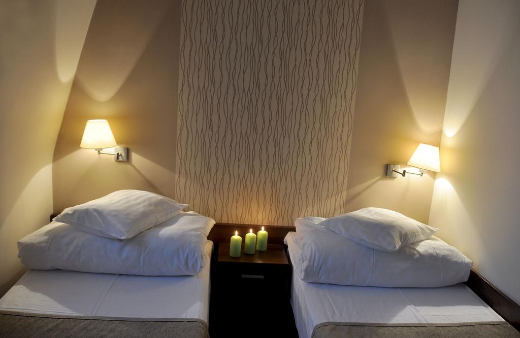 Willa Strzelnica Hotel Koscierzyna Ruang foto