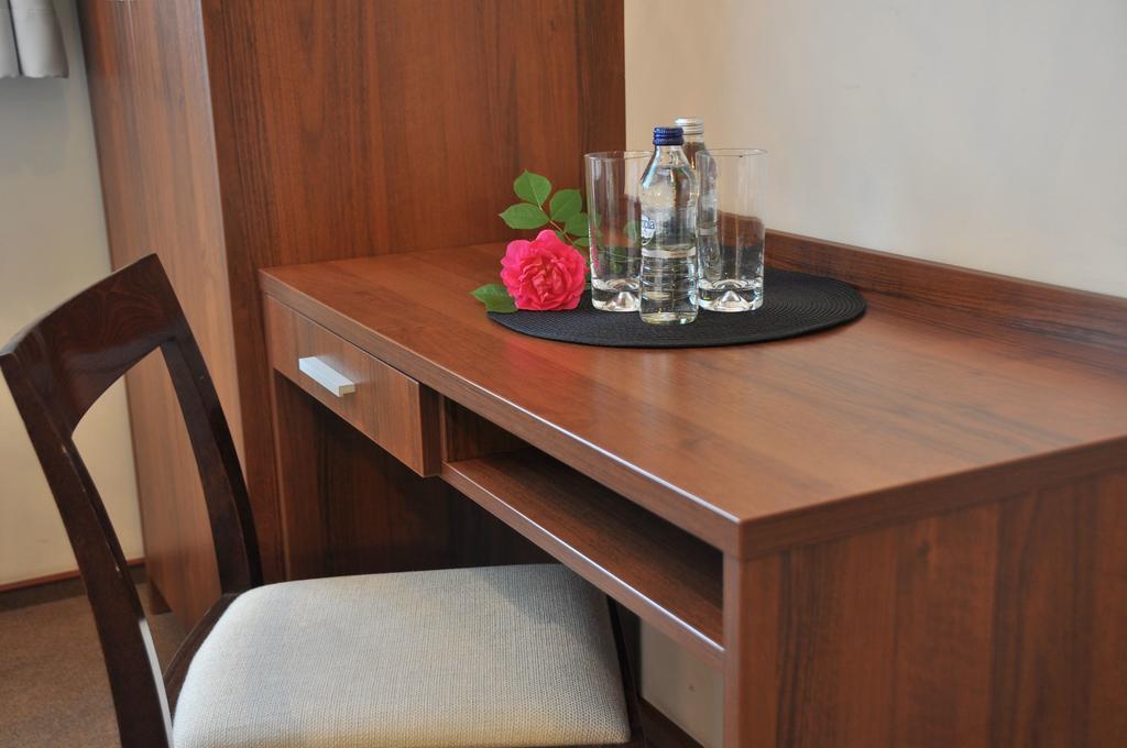 Willa Strzelnica Hotel Koscierzyna Ruang foto