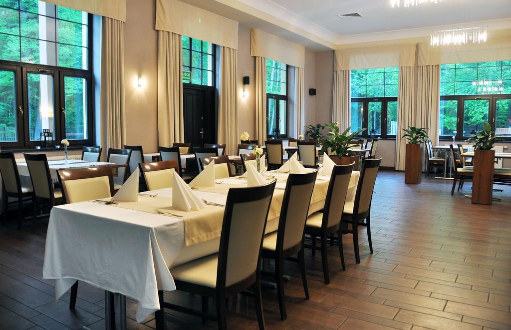 Willa Strzelnica Hotel Koscierzyna Bagian luar foto