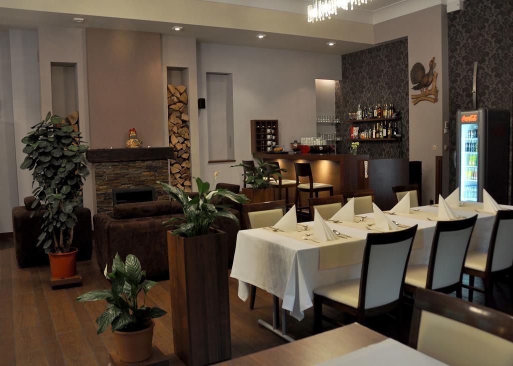 Willa Strzelnica Hotel Koscierzyna Bagian luar foto