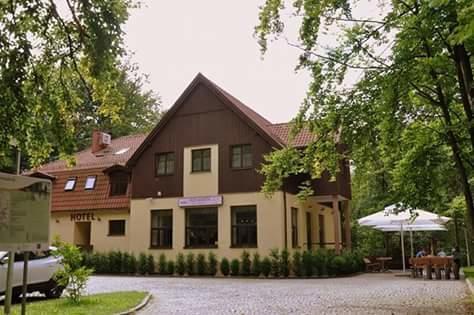 Willa Strzelnica Hotel Koscierzyna Bagian luar foto