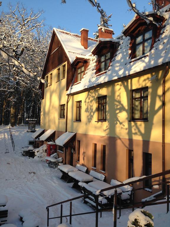 Willa Strzelnica Hotel Koscierzyna Bagian luar foto